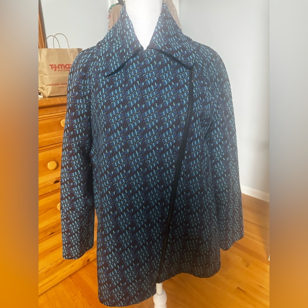 New condition wool knit jacket. - Picture 2 of 6